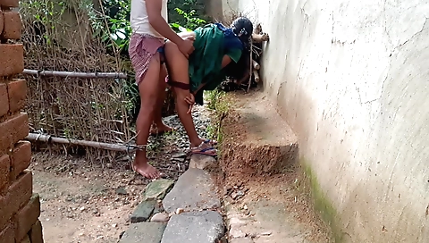 Indian girl with big tits is fucked in the morning