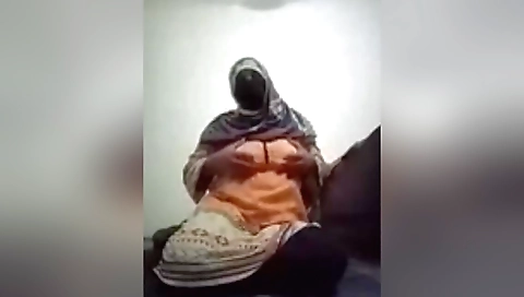 Hot hindi story with sexy babe making fun of hot men
