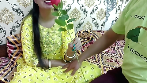 Indian amateur babe gives a good blowjob and then rides a cock
