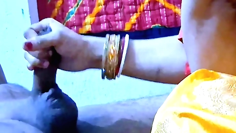 Indian babe with large boobs gets her pussy fucked