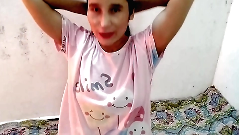 Indian amateur video shows me having fun in solo masturbation