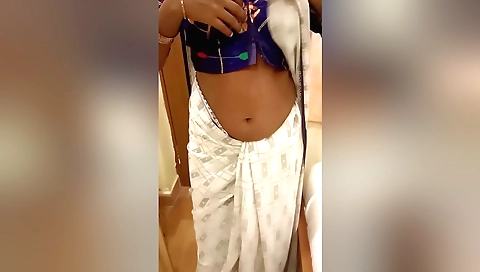 Solo female indian desi village tamil dusky housewife