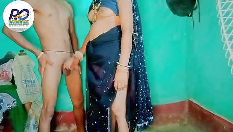 Indian brunette in black saree is getting a big cock in mouth