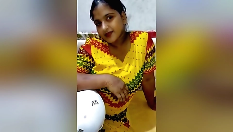Shopping session for a slutty Indian with a big ass