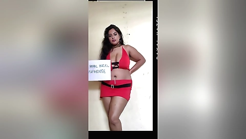 Indian girl with big tits shows off her body on the bed