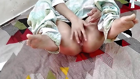 Indian amateur solo female enjoys hot sex with her stepbrother