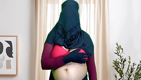 Indian girl gives a handjob to her husband in the house