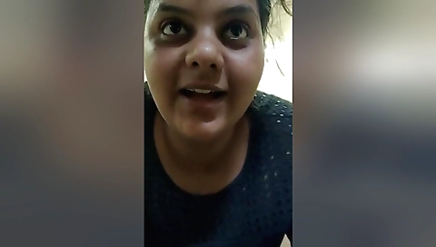 Indian beauty gets facialized by a fellow in a hotel