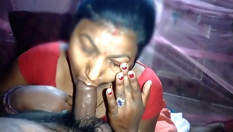 Indian porn video with an amateur brunette and her cum