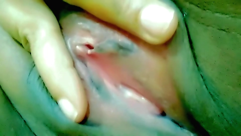 Gorgeous Indian solo chick with a nice pussy discharge video
