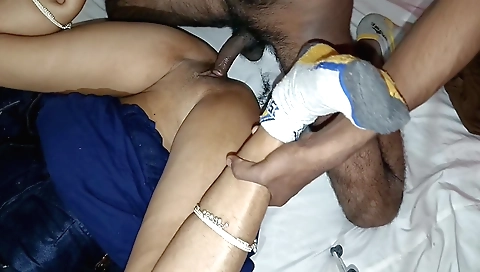Indian girl fucks with a guy and gets banged in a bedroom