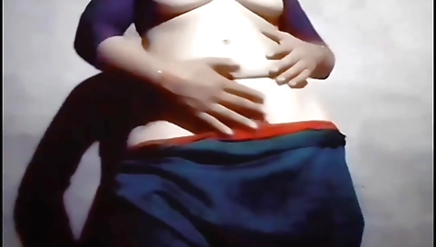 Indian chick makes a sexy ass fuck with a big dick