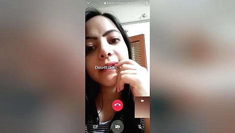 Hot amateur brunette shows off her tits in this solo video