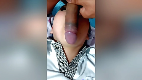 Amateur brunette plays with her favorite toy and eats cum