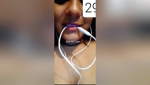 Indian teen amateur shows her nice pussy after shaving