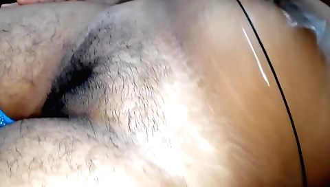 Indian bhabhi allows the masseur to fuck her hairy pussy