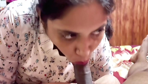 Indian college girl is fucking herself first time in life