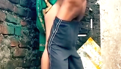 Amateur outdoor mms with a big and large natural body