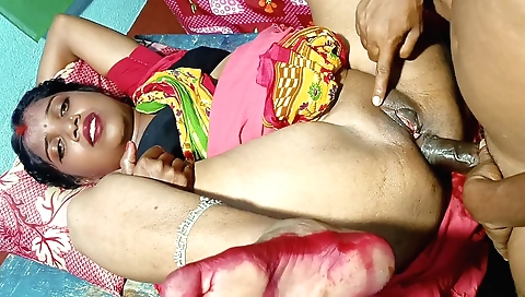 Indian babe masturbates with a toy in her anal mouth