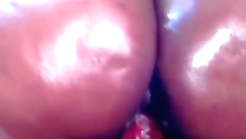 Indian amateur female masturbating in bed with her sex toy