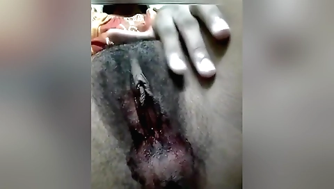 I'm showing my hairy pussy on my amateur webcam video