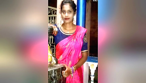 Indian mature lady with a perfect body showing off