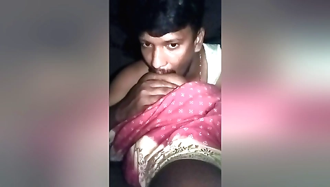 Indian hottie gets her pussy fucked and she gets rammed