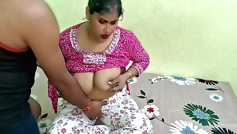 Indian beauty with a round ass makes a homemade clip
