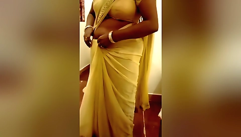 Indian hot girl in sortha akka va correct panni hotel-ku thallitu pona