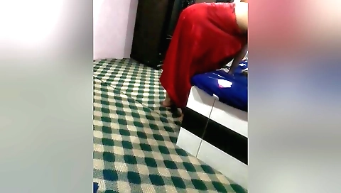 Sexy amateur in sexy outfit masturbating on the web camera