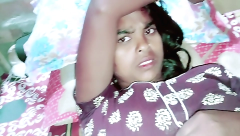 Indian brunette gets nailed on the bed in a passionate vid