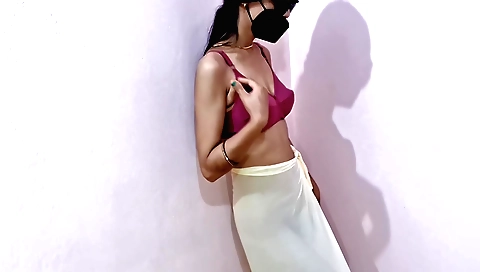 Brunette girl is a good at fingering her wet pussy