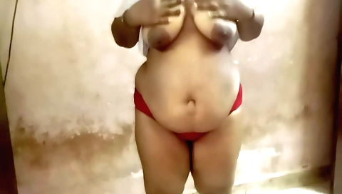 Big ass chick gets her hubby to put oil on her to massage