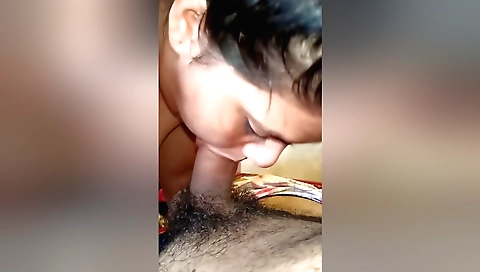 Busty brunette amateur with a huge booty and booty