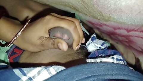 Handjob with a hairy bhabhi girl in an amateur video