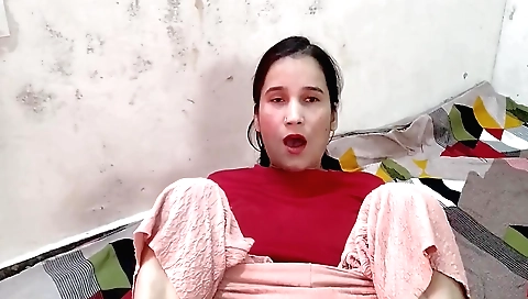 Indian woman masturbates in her bathroom in hot mood
