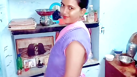 Busty indian girl fucks alone on a homemade sex video