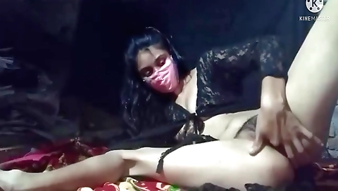 Amateur brunette fingered and fingered in solo video