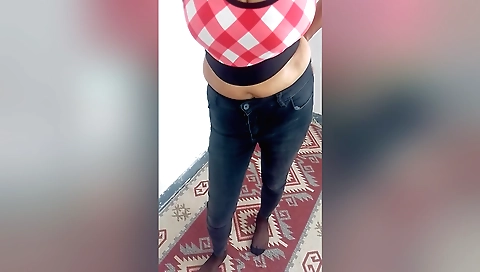 Busty mature woman shows us her boobs in this hd vid