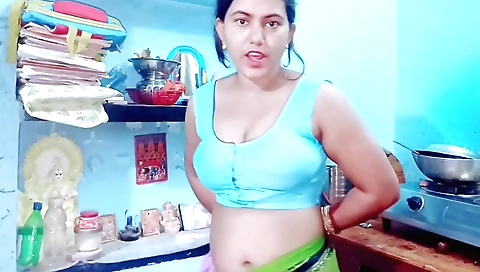 Beautiful girl in a hot solo video with a nice face