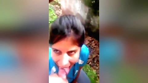 Indian hottie with a sexy mouth and a shaved pussy gets facial