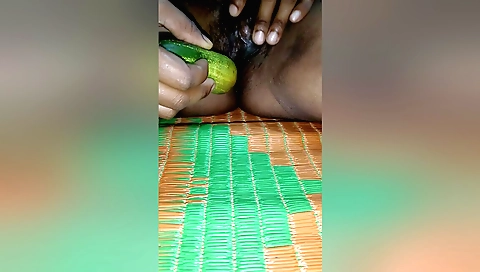 Indian babe masturbates her hairy pussy with a vibrator