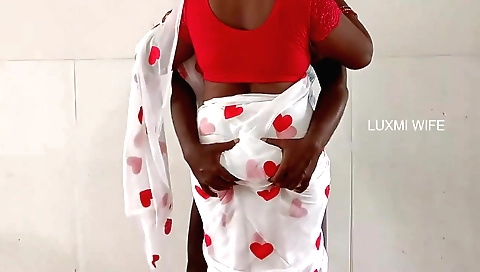 Indian amateur amateur milf in sexy saree fucked by her husband