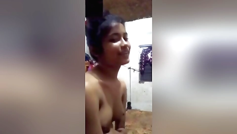 Indian girl with a good booty has fun on a web cam