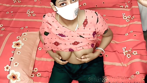 Indian housewife with big boobs enjoys deepthroat sex