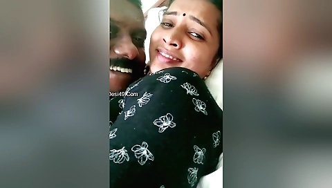 Indian pornstar gets fucked in front of the webcam