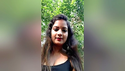 Indian cooking in the kitchen in amateur porn scene