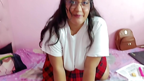 Indian brunette fucks in her tight ass in amateur pov vid