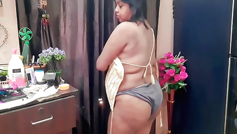 Indian housewife plays with her pussy in solo video