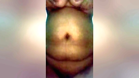 Indian solo girl video with a nice body and a smile